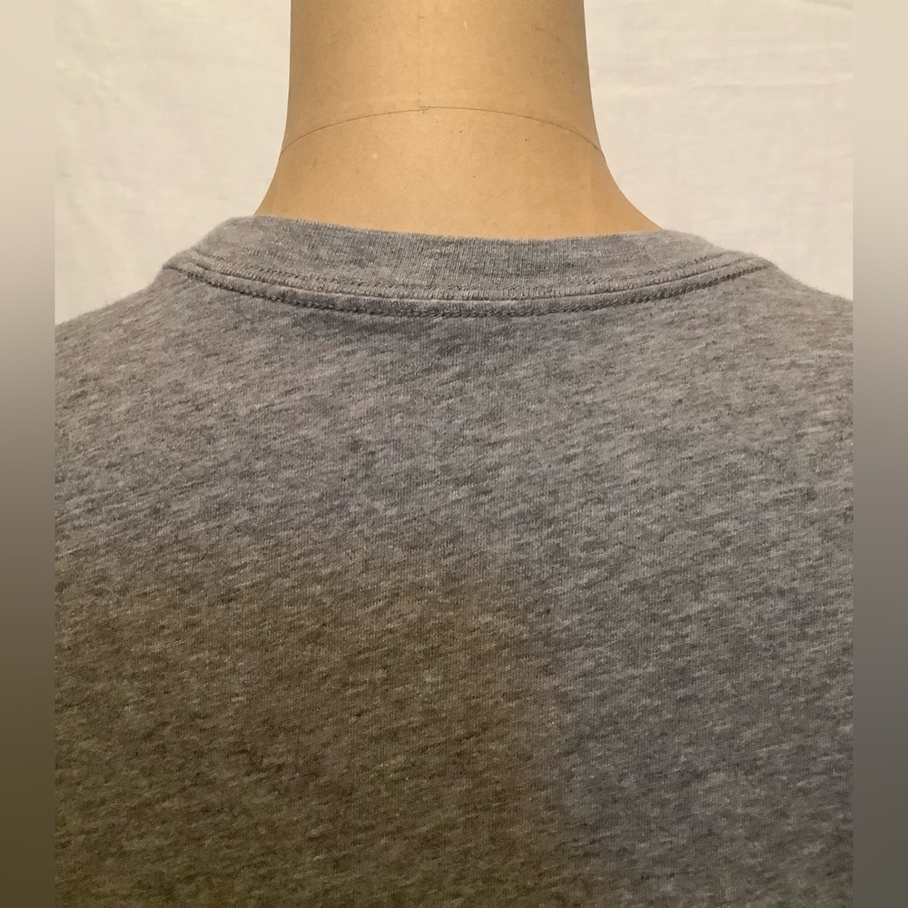 Nike Boy's Large Dri-FIT Lightweight Gray Short Sleeve Tee - Picture 4 of 6